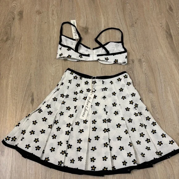 NWT For Love & Lemons Brenda Floral Daisy Bra Top and Skirt Size XS - Picture 8 of 8